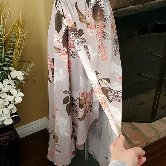 🛑SOLD🛑 🆕️ Lime Lush Taupe Floral Off Shoulder High Low Maxi Dress SIZE: M - Picture 6 of 13